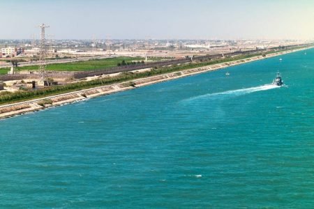 Standing at the crossroads of Europe, Africa and Asia, the famous Suez Canal is one of Egypt’s greatest engineering marvels. Discover it with this excursion from Cairo.